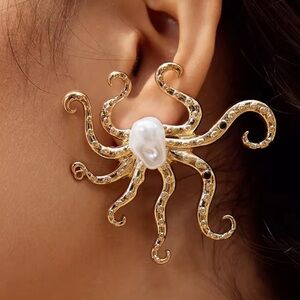 Octopus Pearl Gold Earrings